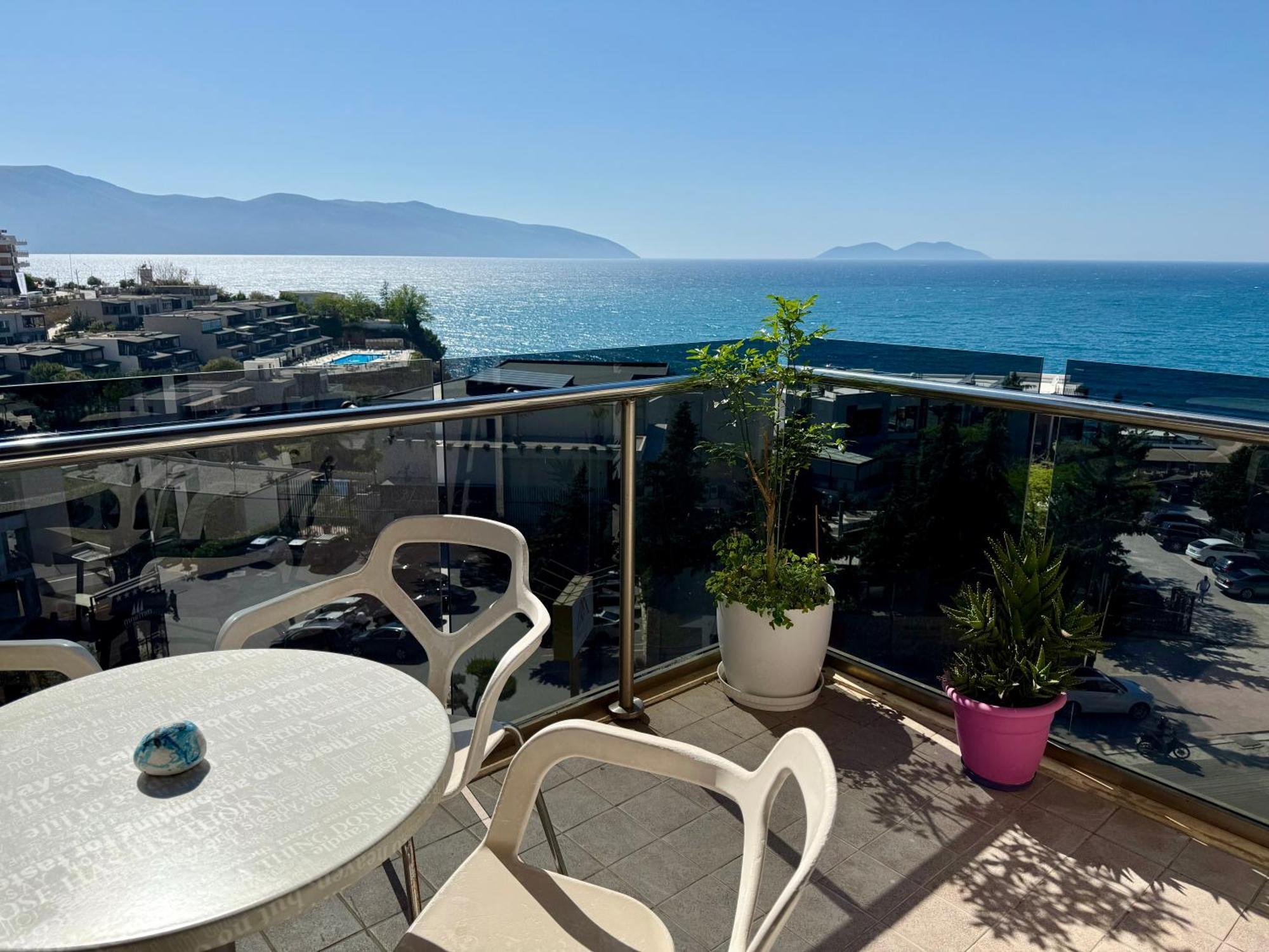 Spectacular Seaview Apartment Vlorë Extérieur photo