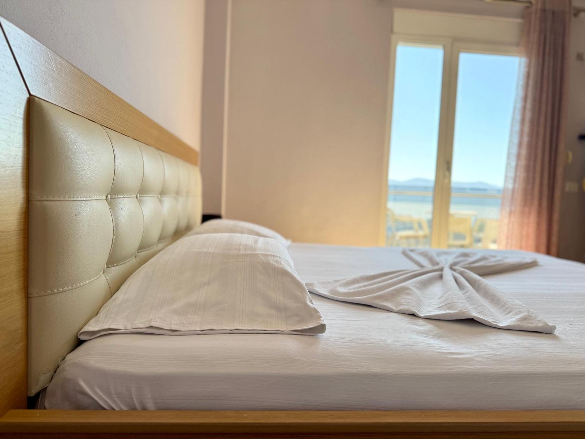 Spectacular Seaview Apartment Vlorë Extérieur photo