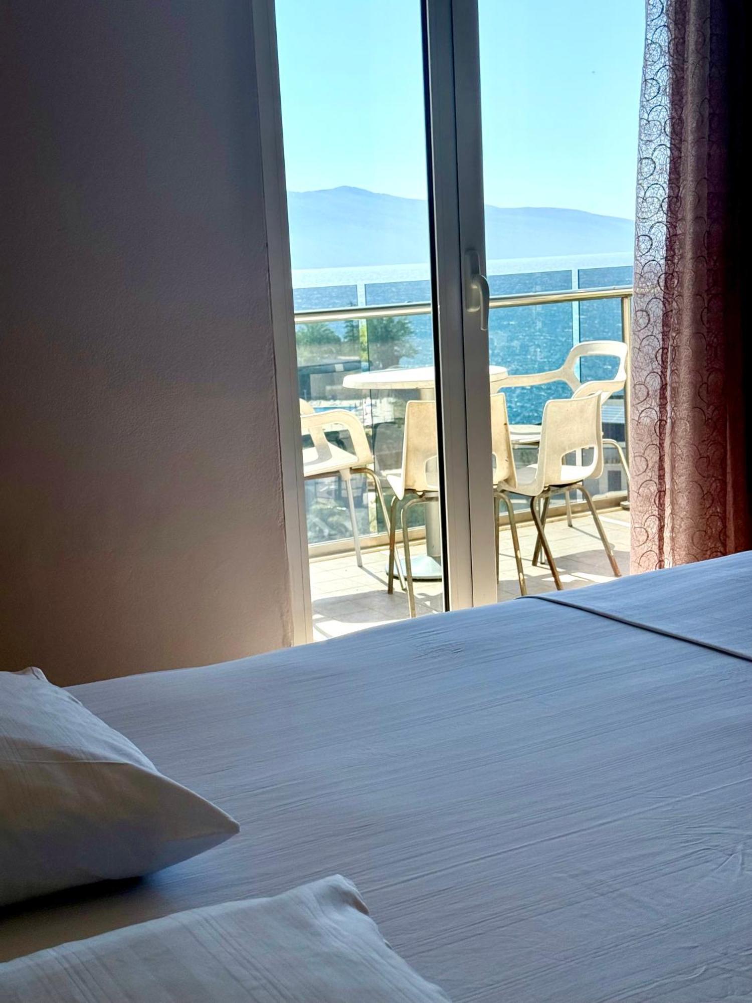 Spectacular Seaview Apartment Vlorë Extérieur photo