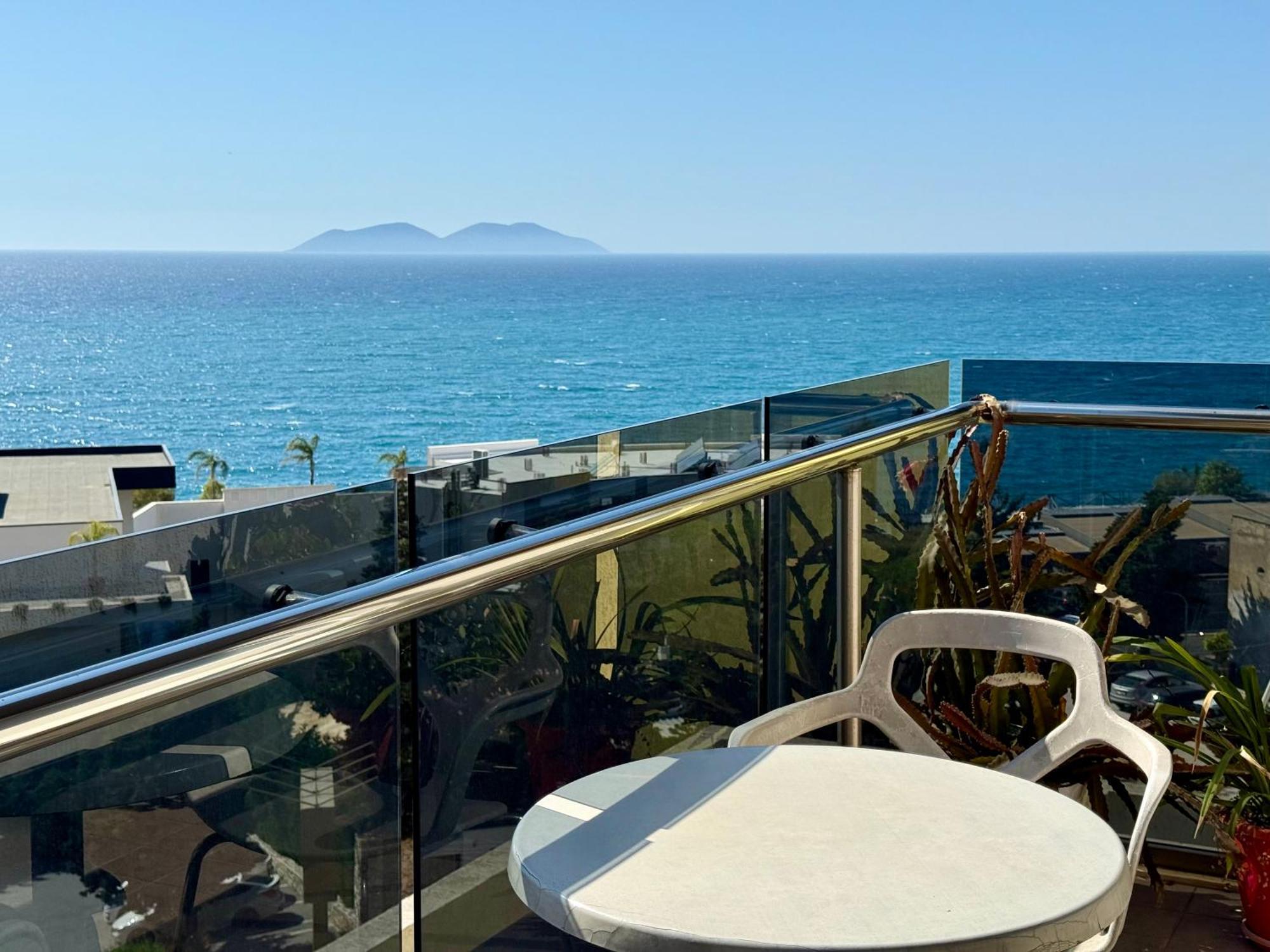 Spectacular Seaview Apartment Vlorë Extérieur photo